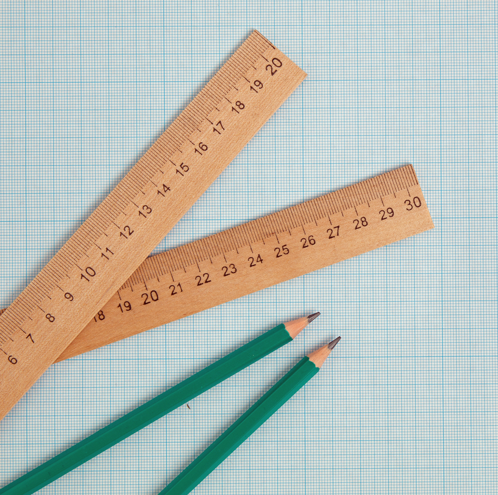 PowerPoint slide layout tools, rulers, gridlines, drawing guides, PowerPoint layout tips
